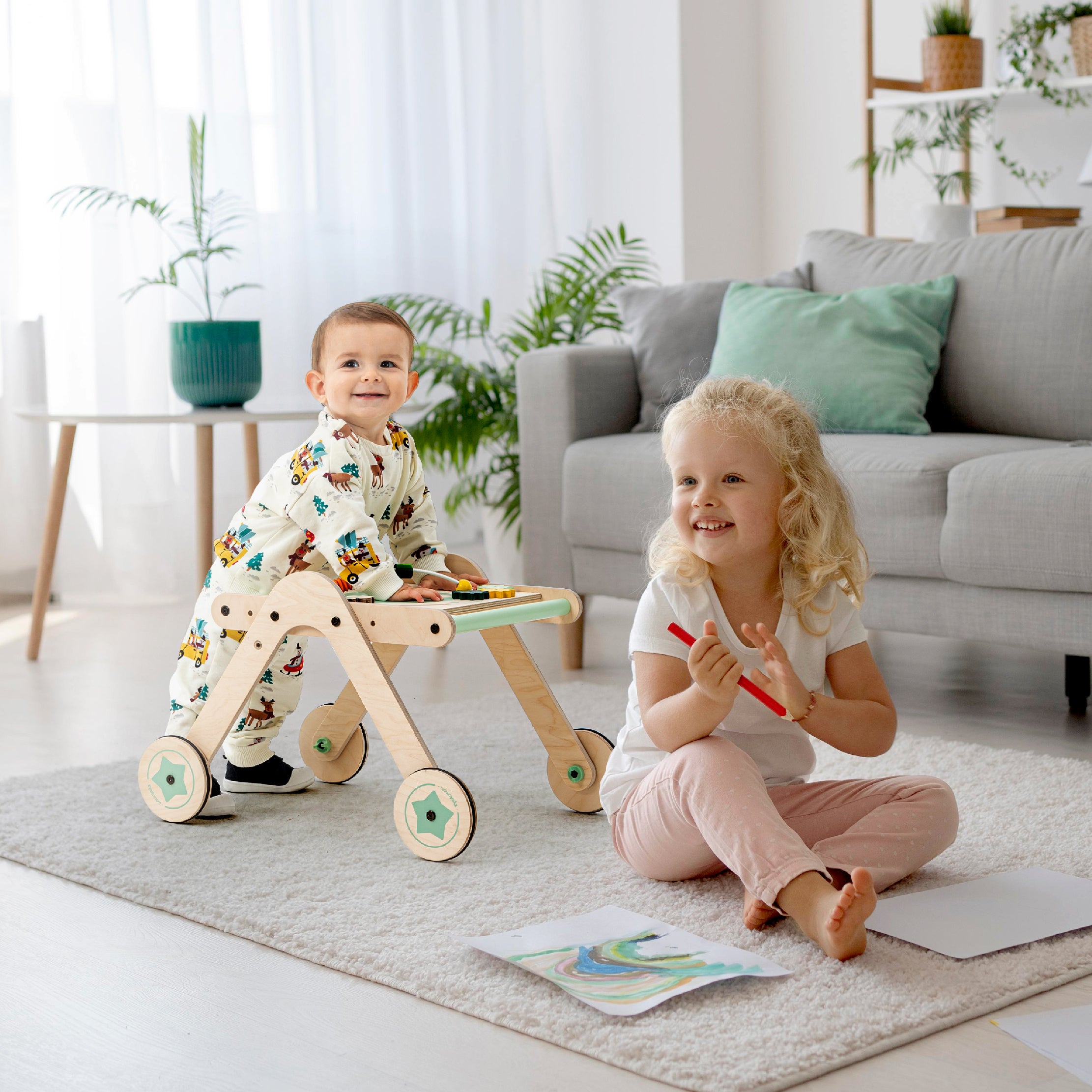 طاولة الأنشطة والمشاية ووك مي