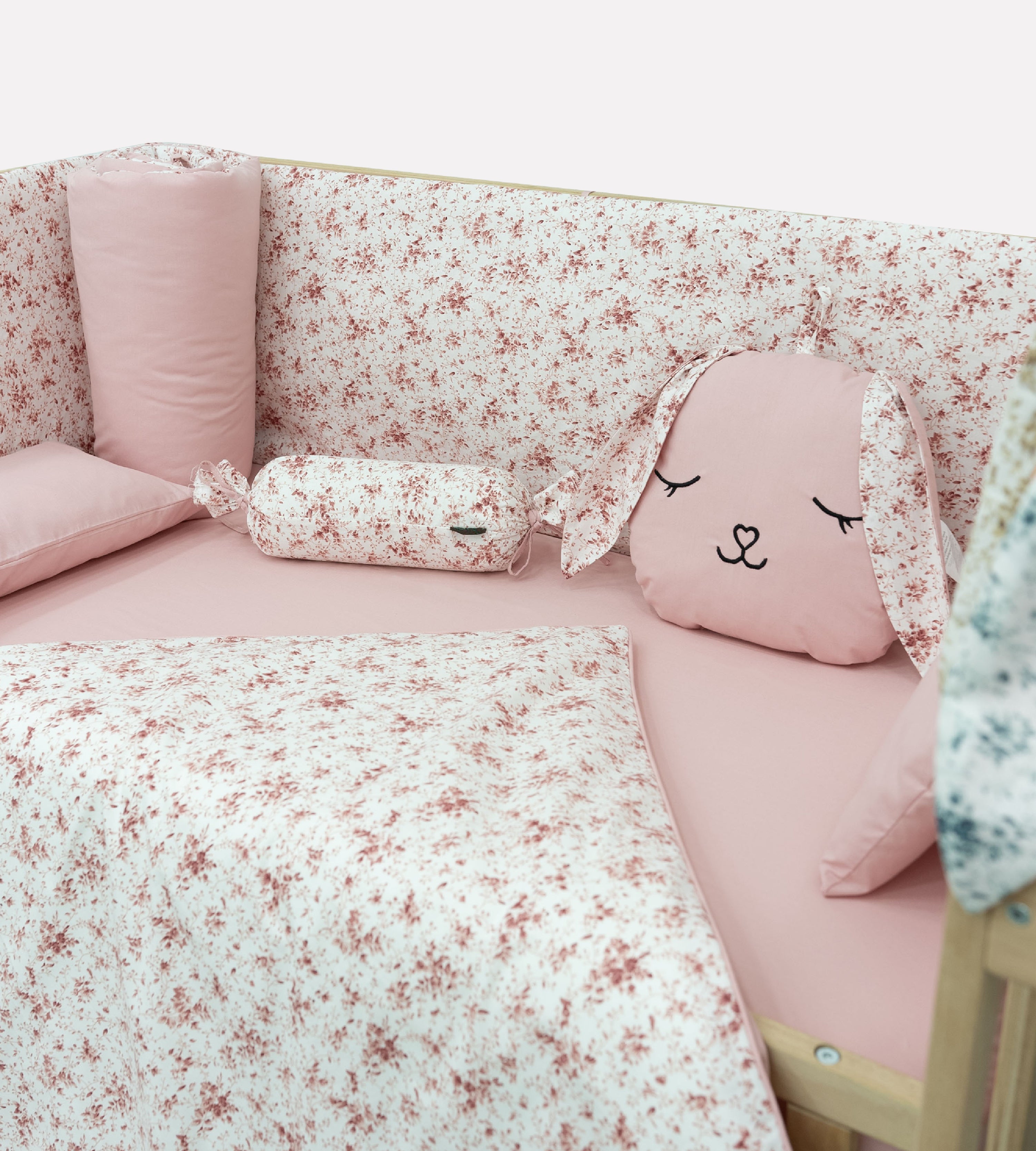 أطقم السرير